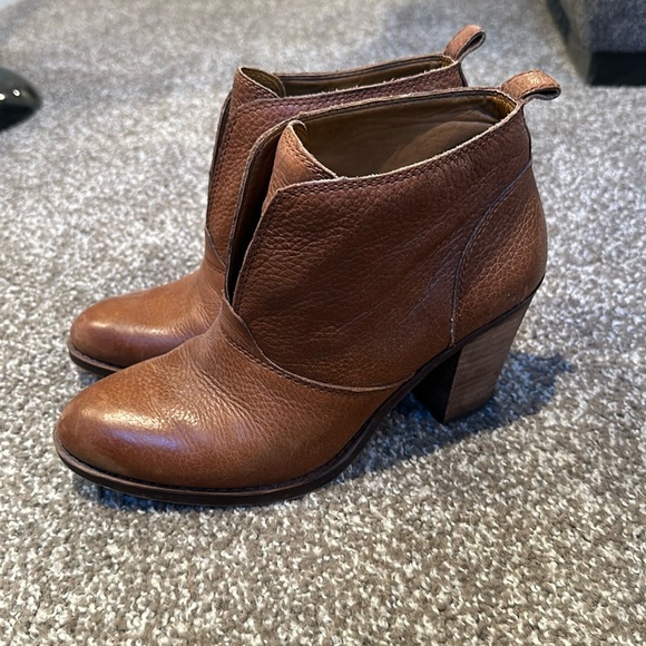 Lucky brand heels size 8 - Picture 2 of 6